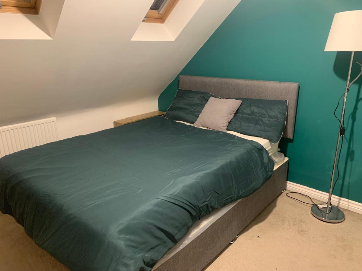 Comfy Double Bedroom In Greater Манчестер Екстер'єр фото